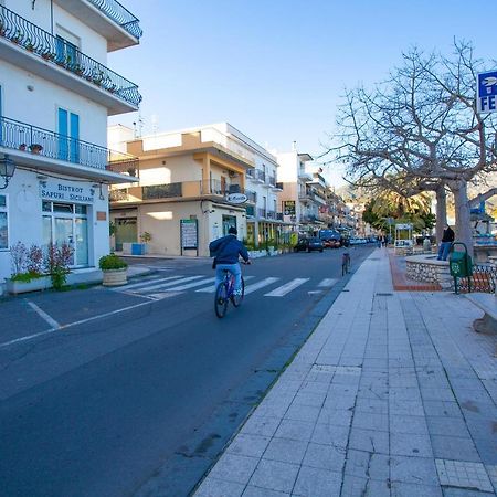 Casa Rosamaria Leilighet Giardini Naxos Eksteriør bilde